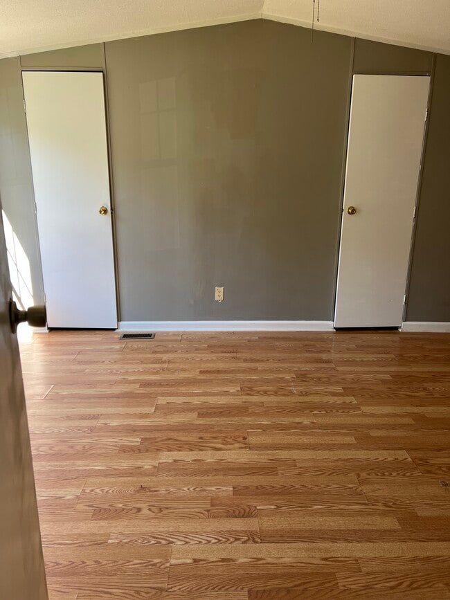 Foto del edificio - 28381 Petes Hwy