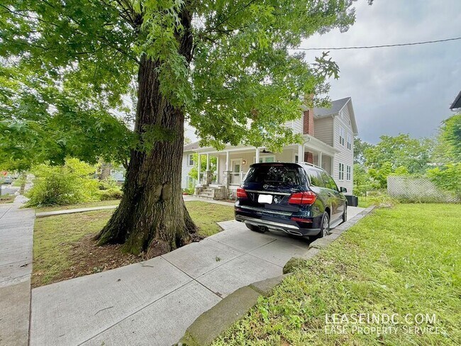 Foto del edificio - 1257 Lawrence St NE