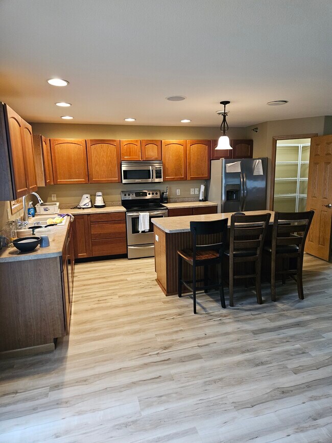 Kitchen/walkin pantry - 4984 Service Dr