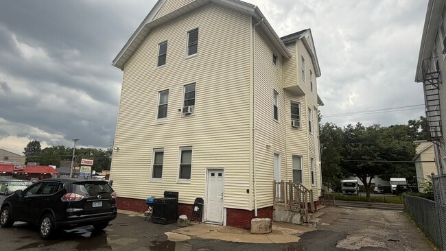 Building Photo - 188 Division St