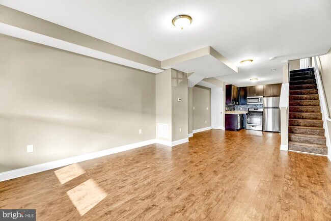 Building Photo - 70 S Morley St