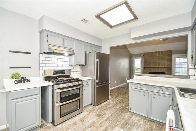 Foto del edificio - 18734 Shannon Glen Ln