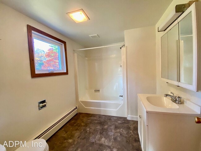 Building Photo - 2 br, 1 bath House - 193 Lafayette Road