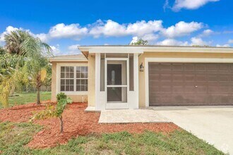 Building Photo - 5472 Club Cir
