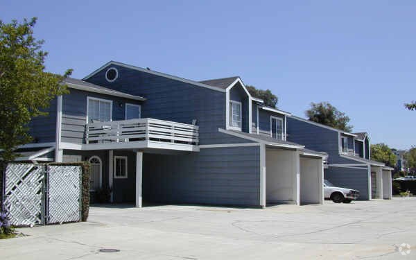 Primary Photo - 540 W Lambert Rd