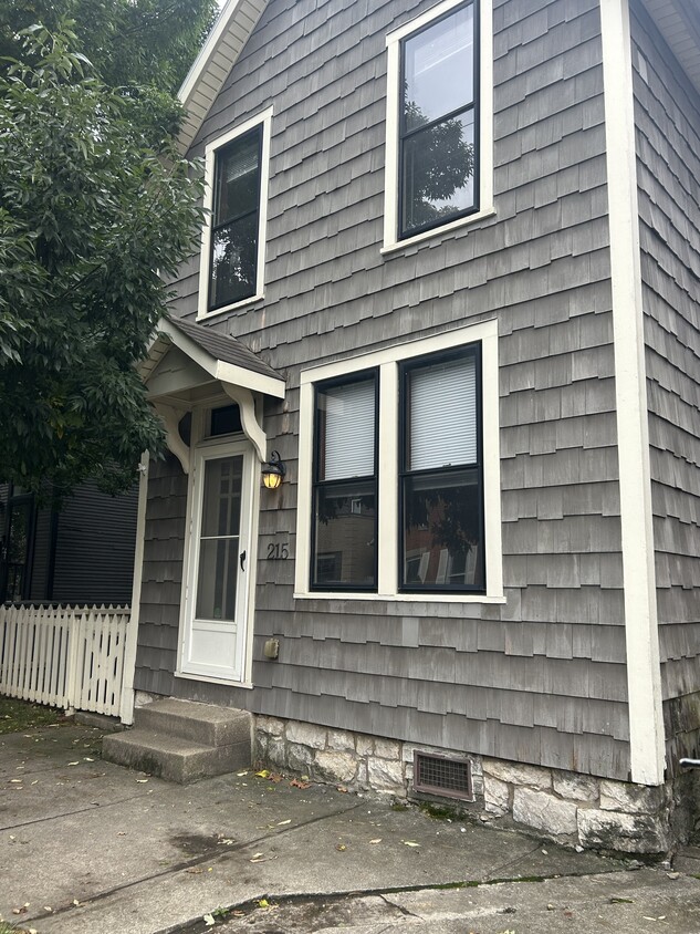 Front entrance - 215 Thurman Ave