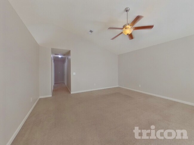 Foto del edificio - 337 White Gables Dr