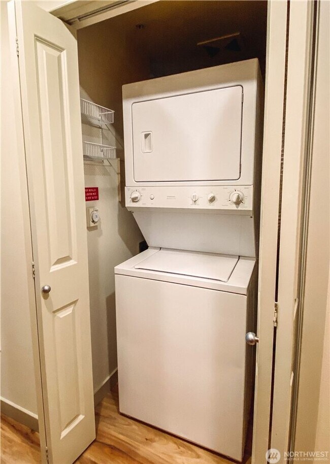 Foto del edificio - 0Bd/1Ba Bellevue Condo