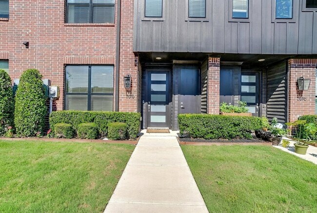Building Photo - 2818 Addison Park Ln