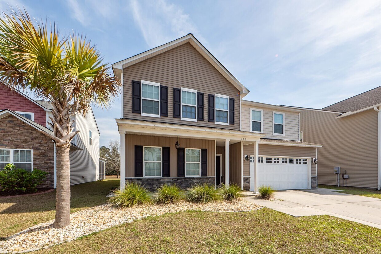 Primary Photo - 5 Bedroom 3 Bath Home in Cane Bay Plantati...