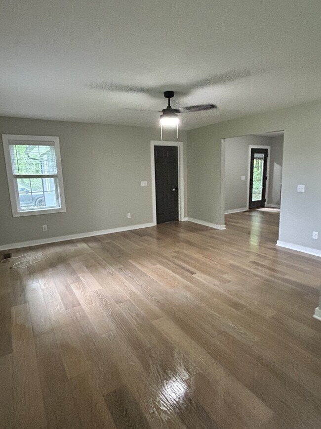 Sala de estar - 12411 New Bowling Green Rd