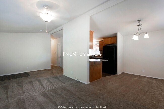 Building Photo - Wonderful Two Bedroom Home In The Heart of...