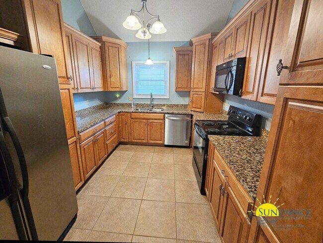 Building Photo - Beautiful Cottage, a great place to call h...