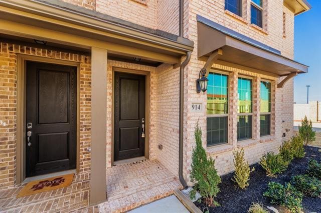 Building Photo - 914 Cotton Gin Ln