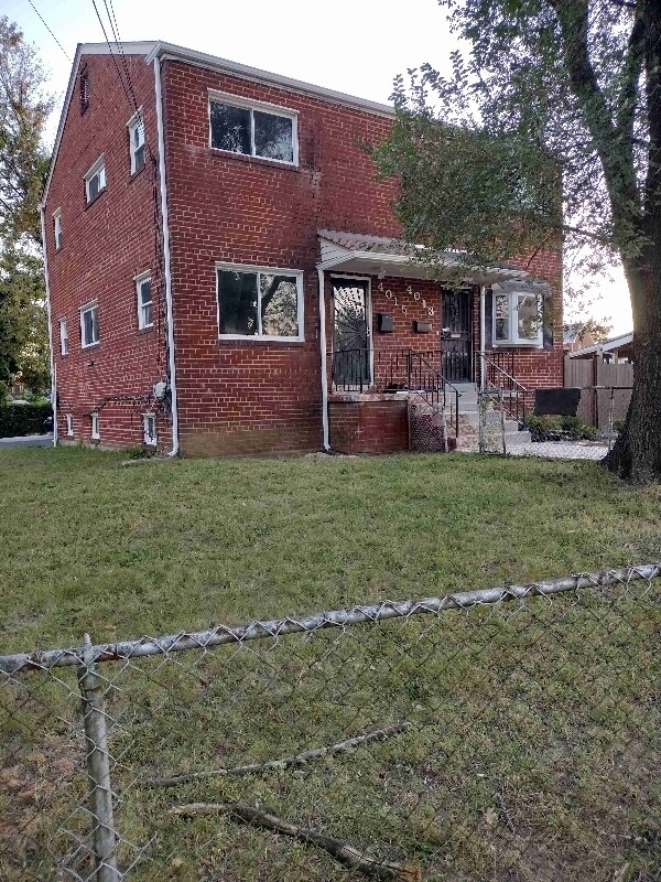 Building Photo - 4015 24th Pl