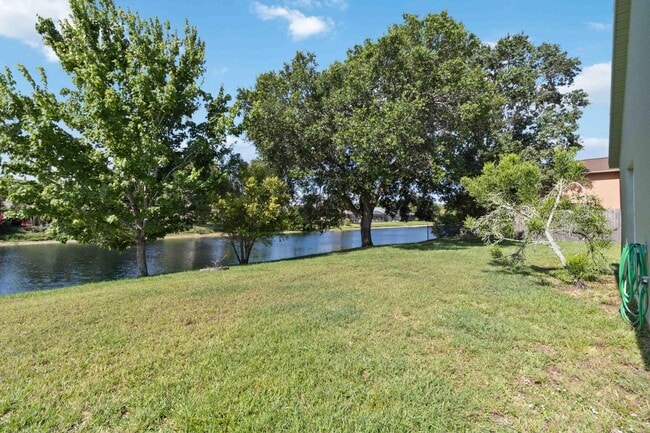 Building Photo - 1007 Jacaranda Cir