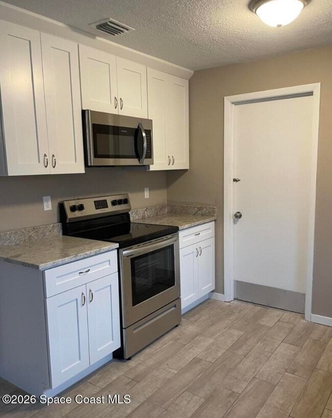 Building Photo - 830 Angela Ave