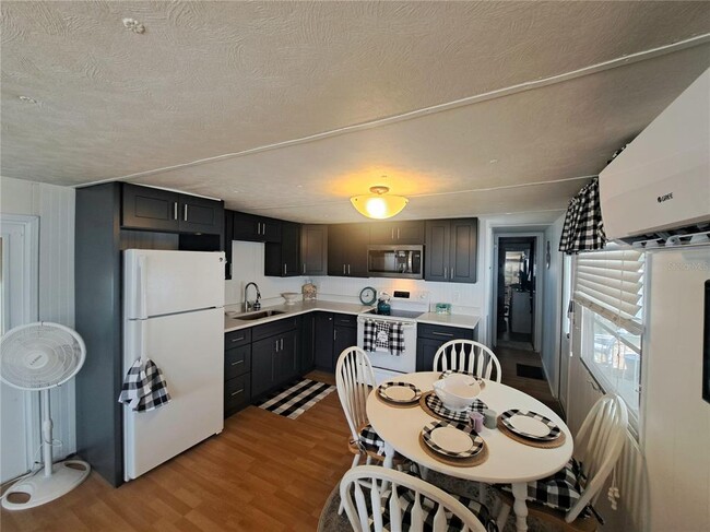 Building Photo - 1100 Curlew Rd