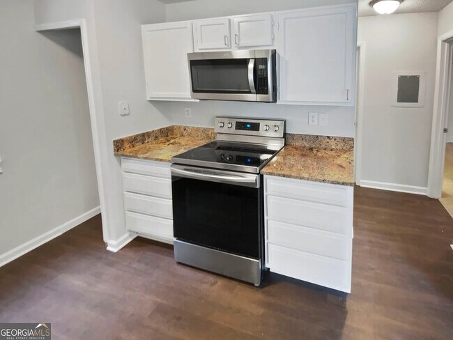 Foto del edificio - Room in Apartment on Cypress Pointe St