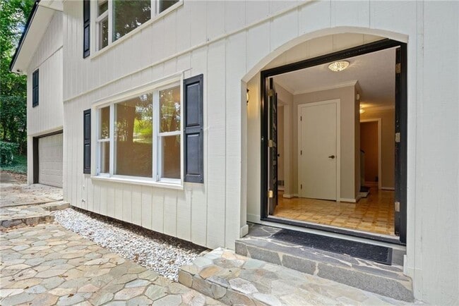 Building Photo - 2710 Margaret Mitchell Dr NW