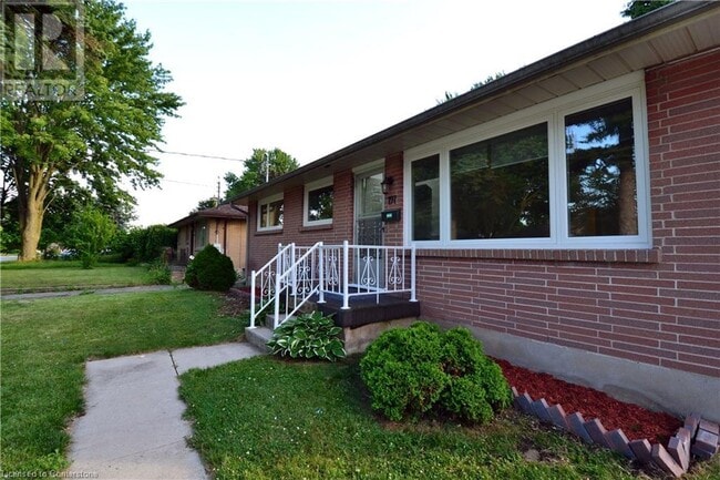 Photo du bâtiment - 197 Goddard Blvd