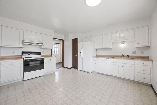 Foto del edificio - 1564 Prairie du Chien Rd