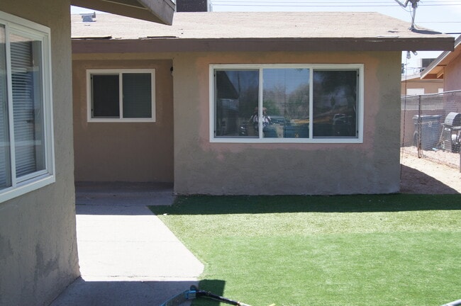 Building Photo - 2241 Ellis St