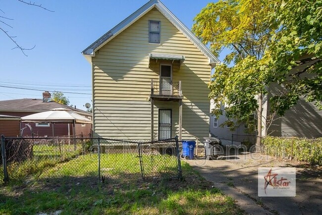 Building Photo - 3963 E 123rd St