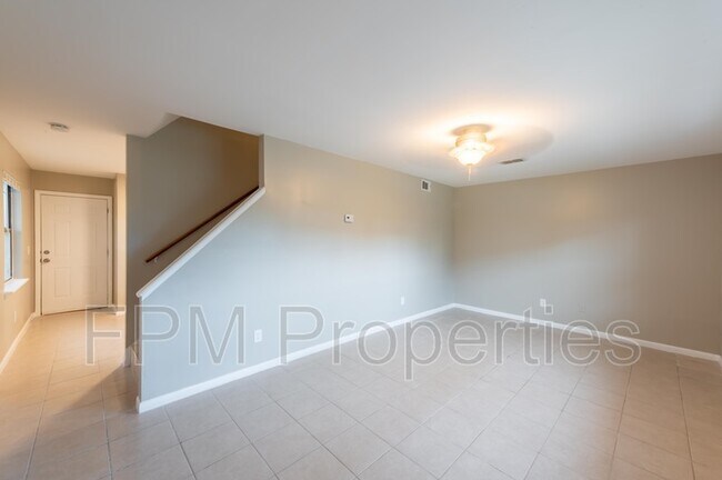 Building Photo - 880 Hibiscus St