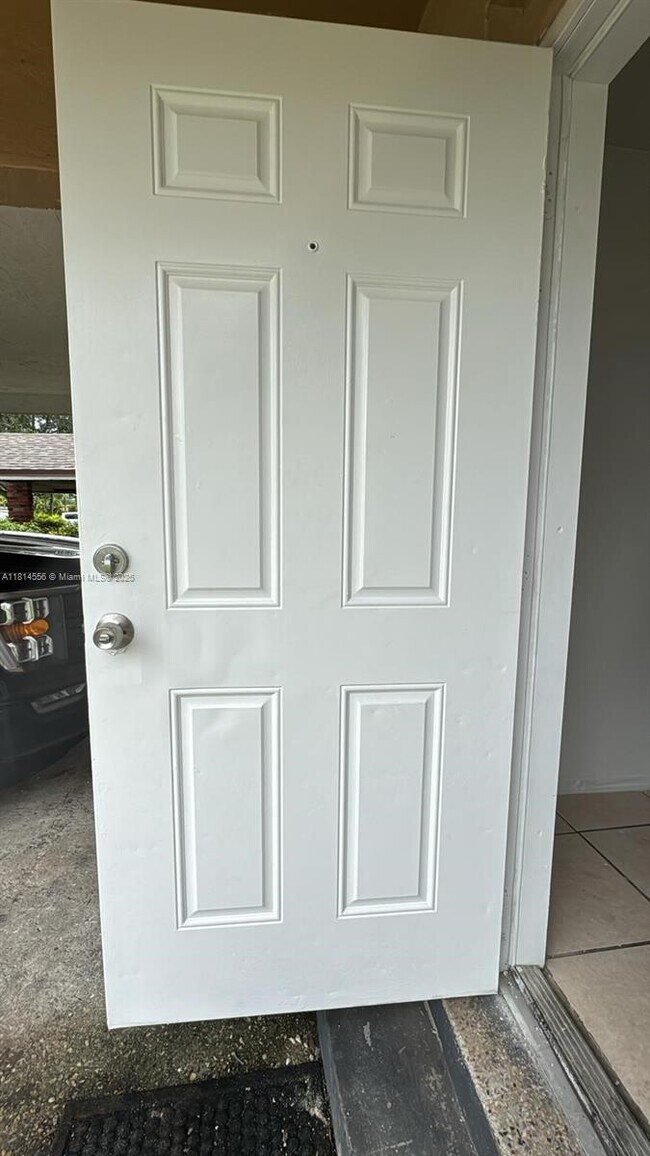 Foto del edificio - 2880 NW 12th Ct