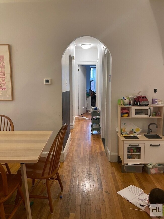 Foto del edificio - SULLIVAN PLACE / Renovated Full-Floor 1-Be...