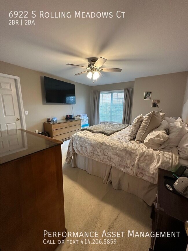 Foto del edificio - Beautifully updated 2 bed 2 full baths in ...