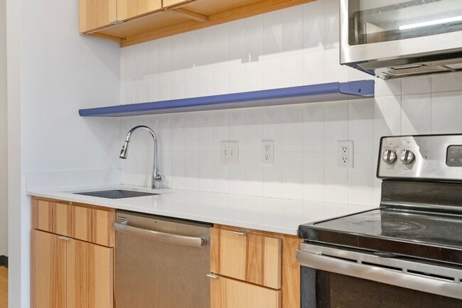 Interior Photo - 100 E 2nd St