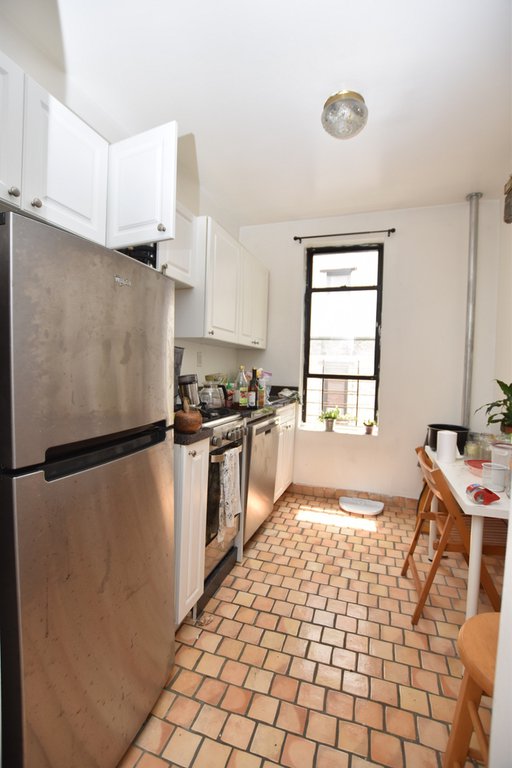 Primary Photo - 570 W 172nd St
