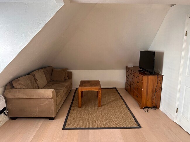 Foto del edificio - 149 Beechwood Dr
