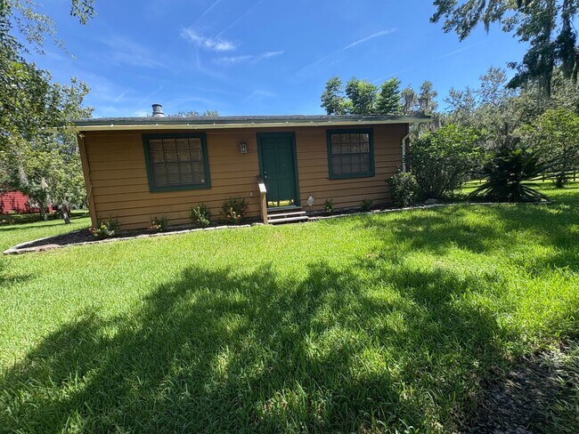 Building Photo - 2701 Holiday Woods Dr