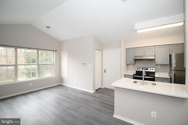 Foto del edificio - 18525 Boysenberry Dr