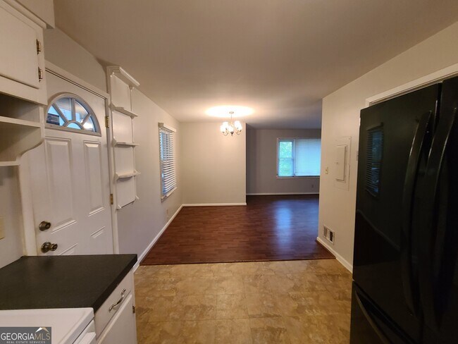 Foto del edificio - 2691 Fernwood Ave