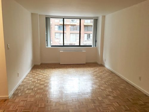 Foto del edificio - 348 E 74th St