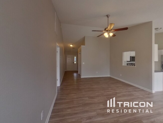 Foto del edificio - 133 Crimson Oak Dr