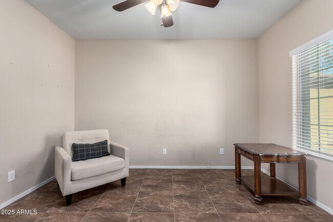 Foto del edificio - 10809 W Saddlehorn Rd