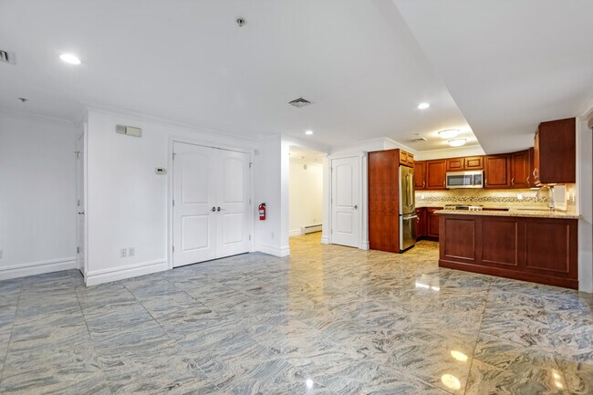 Foto del edificio - 2132 Linwood Ave