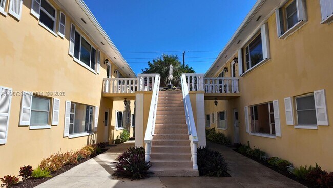 Foto del edificio - 5840 NE 22nd Way