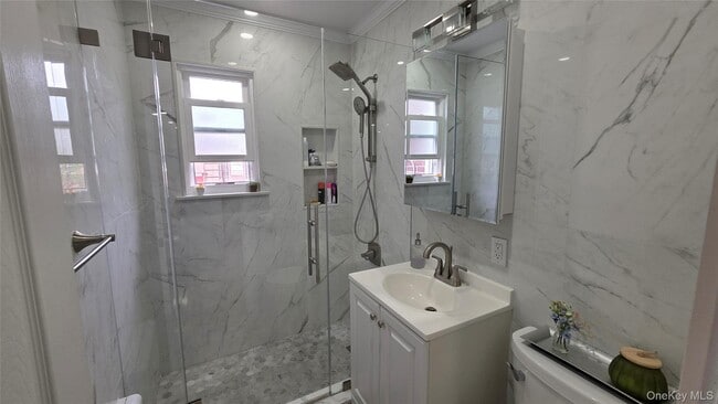 Foto del edificio - 717 Tuckahoe Rd