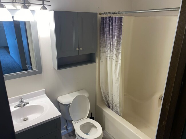 Building Photo - 1 Bedroom/1 Bathroom Hanna City Apartment ...
