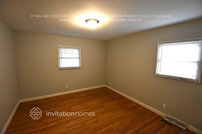 Building Photo - 1001 Sunrise Dr