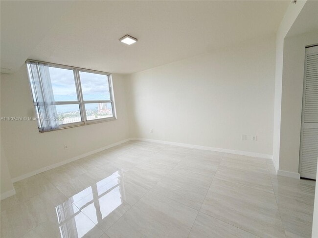 Building Photo - 19501 W Country Club Dr