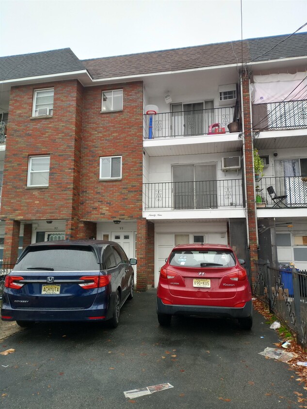 99 Ferry St Unit 2, Jersey City, NJ 07307 Room for Rent in Jersey