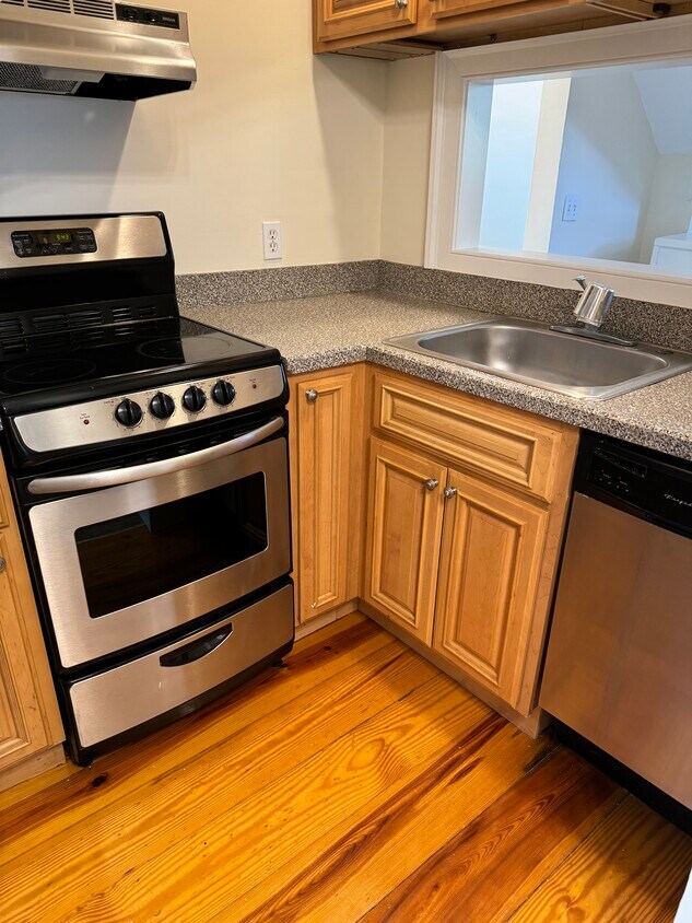 95 Saugatuck Ave Unit 4, Westport, CT 06880 Apartments in Westport