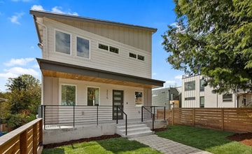 Building Photo - 3215 37th Pl S